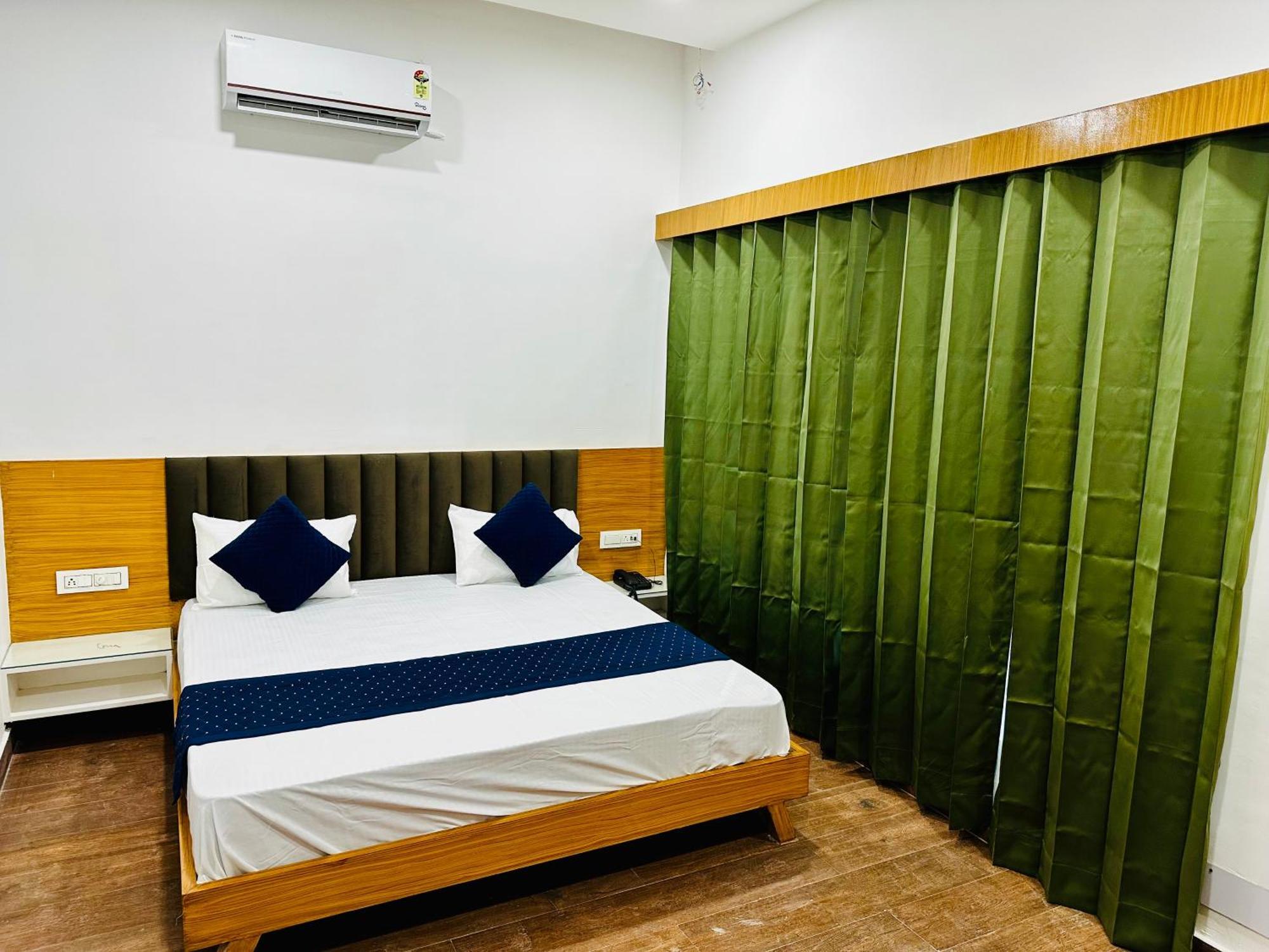 The Loya Hotel Muktsar Exterior foto